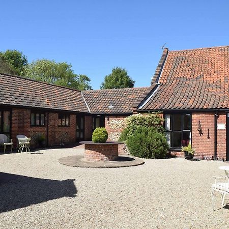 Hôtel At The Farmhouse Hunters Hall à Dereham Extérieur photo