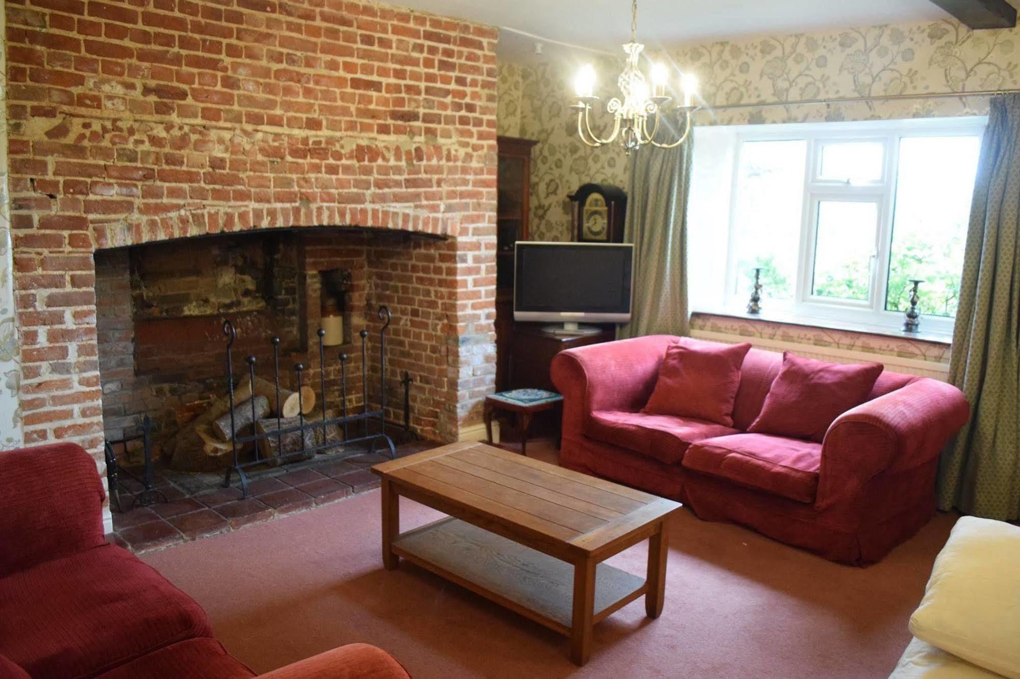Hôtel At The Farmhouse Hunters Hall à Dereham Extérieur photo