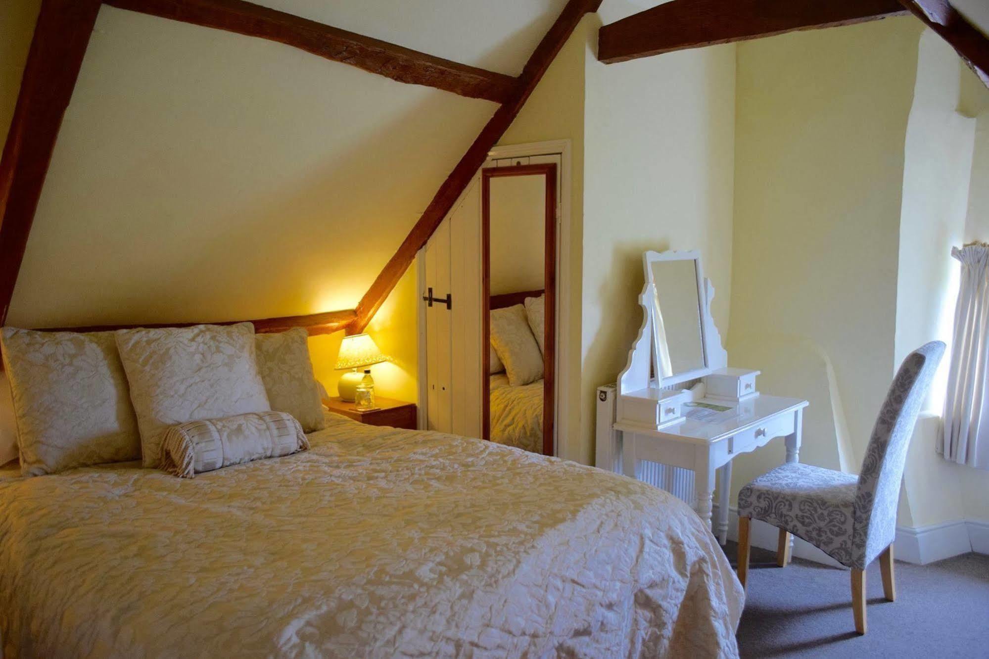 Hôtel At The Farmhouse Hunters Hall à Dereham Extérieur photo