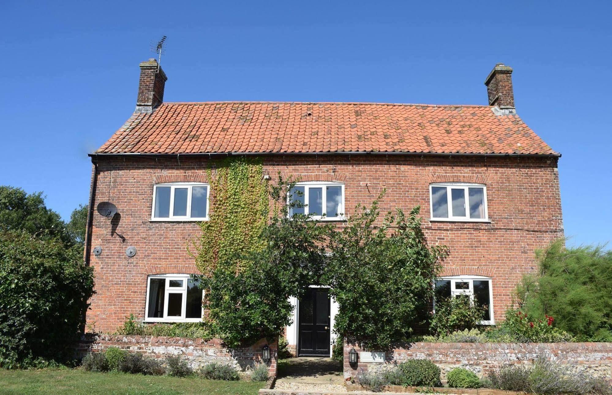 Hôtel At The Farmhouse Hunters Hall à Dereham Extérieur photo